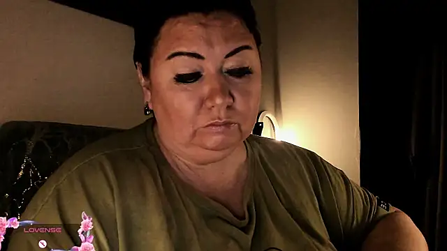 SexxyDreams1 online show from September 10, 2025, 3:39 am