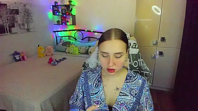 LinaTruly online show from March 12, 2026, 10:05 pm