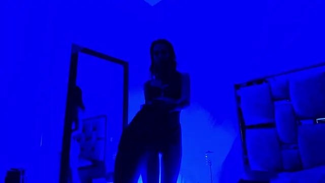 jolie lov online show from February 14, 2025, 1:40 pm