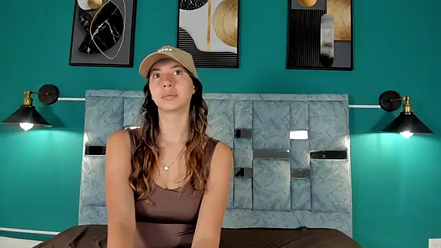 jolie lov online show from February 24, 2026, 1:31 pm