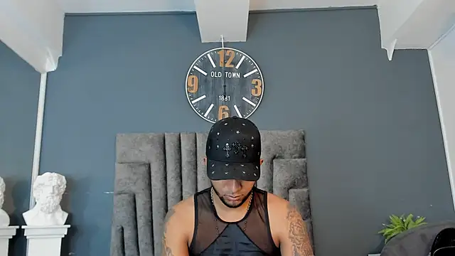 Snapshot of Robin_Rief chatting on July 18, 2026, 7:28 pm Robin Rief online show from July 18, 2026, 7:28 pm