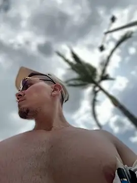 adam-rivera online show from October 19, 2025, 5:35 pm