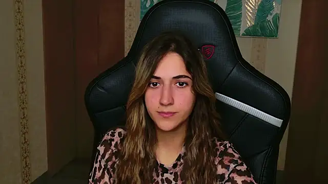 Teresa Stane online show from September 22, 2025, 5:31 am