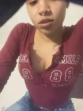 1prettygem online show from December 16, 2024, 11:18 pm