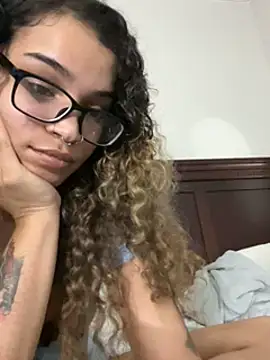 1prettygem online show from December 18, 2024, 5:59 am