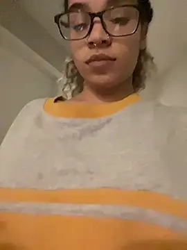 1prettygem online show from December 22, 2024, 6:17 am