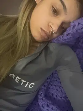 1prettygem online show from January 21, 2025, 2:54 am