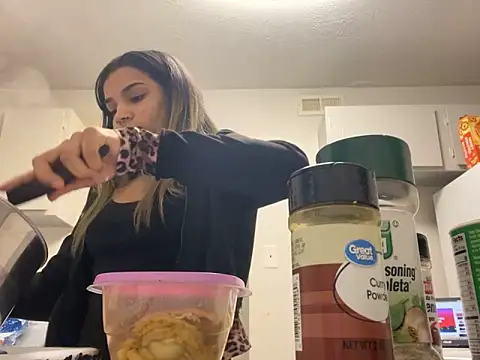 1prettygem online show from January 28, 2025, 10:01 pm