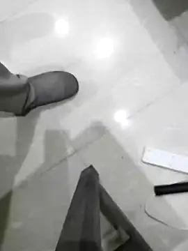 KUKU69XX online show from December 11, 2024, 3:47 pm