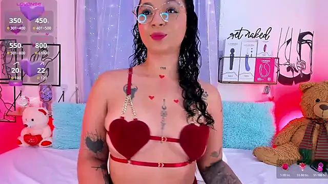 Snapshot of Mari_Sweett chatting on February 14, 2026, 8:27 pm Mari Sweett online show from February 14, 2026, 8:27 pm