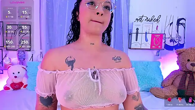 Snapshot of Mari_Sweett chatting on February 17, 2026, 7:42 pm Mari Sweett online show from February 17, 2026, 7:42 pm