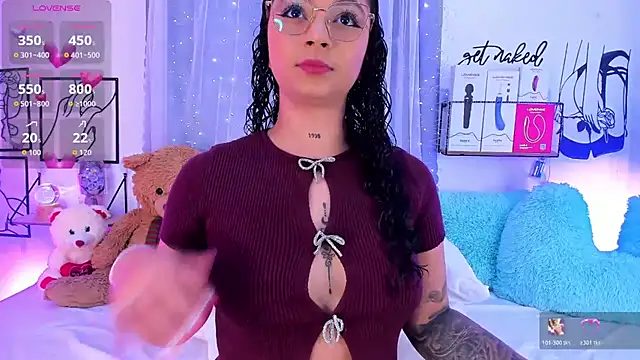 Snapshot of Mari_Sweett chatting on February 27, 2026, 5:13 pm Mari Sweett online show from February 27, 2026, 5:13 pm