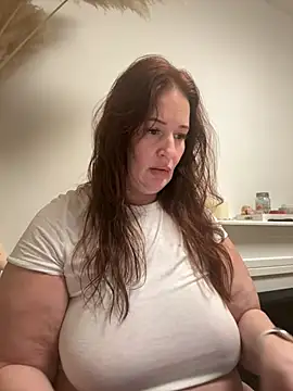 Snapshot of Engel_mia chatting on February 15, 2026, 9:00 pm Engel mia online show from February 15, 2026, 9:00 pm