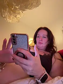 Snapshot of Engel_mia chatting on February 23, 2026, 9:56 pm Engel mia online show from February 23, 2026, 9:56 pm