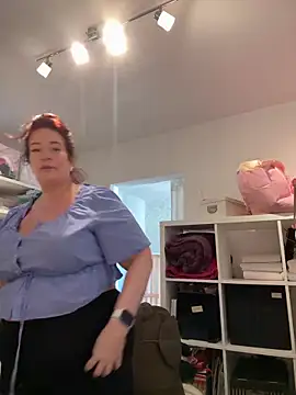 Snapshot of Engel_mia chatting on March 3, 2026, 11:05 am Engel mia online show from March 3, 2026, 11:05 am