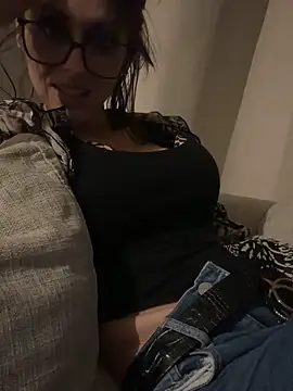 Snapshot of vera_jim chatting on October 21, 2025, 9:59 pm vera jim online show from October 21, 2025, 9:59 pm