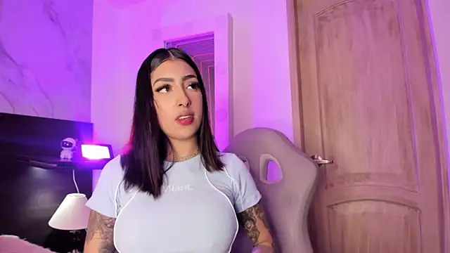 misscheelsee online show from December 30, 2024, 5:02 pm