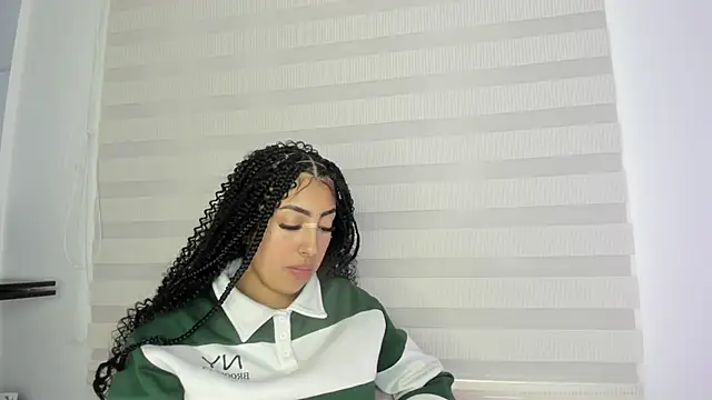 misscheelsee online show from February 11, 2025, 8:52 pm