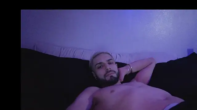 DerekPerez2025 online show from May 24, 2026, 10:48 pm