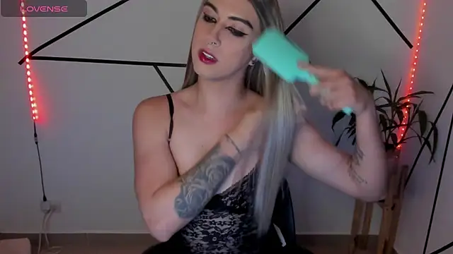 ashley sans2000 online show from October 7, 2025, 10:23 am