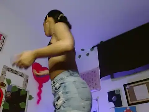 Melody200420 online show from October 27, 2025, 11:20 pm