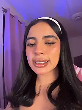 Emily-14 online show from June 17, 2026, 2:58 am