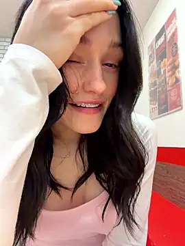 Mia Mia M online show from July 23, 2026, 4:38 pm