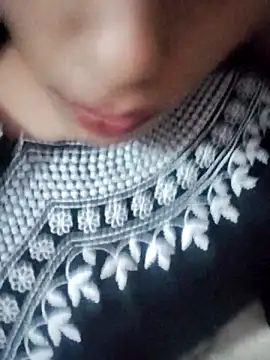 Babby girl08 online show from October 31, 2025, 7:15 pm