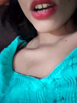 Babby girl08 online show from November 4, 2025, 7:07 am