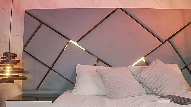 giorgia 13 online show from October 23, 2025, 3:17 am