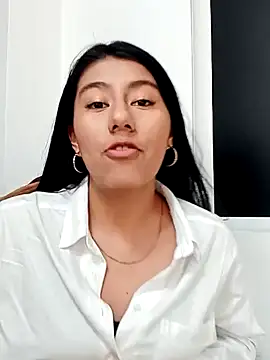 CarlaAlvez online show from March 13, 2025, 6:23 pm