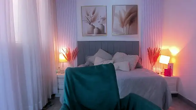  lara1 online show from June 26, 2026, 8:13 pm