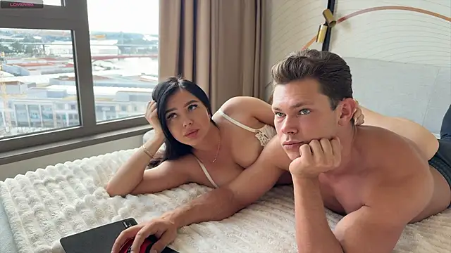 BestModelsDuo online show from June 18, 2026, 2:21 pm
