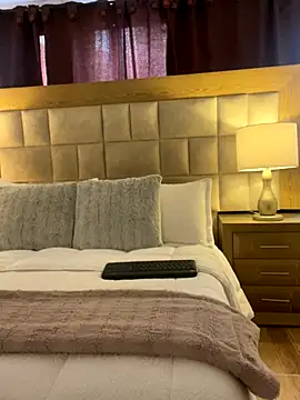 Snapshot of Sweet_and_caramel chatting on December 4, 2025, 2:59 pm Sweet and caramel online show from December 4, 2025, 2:59 pm