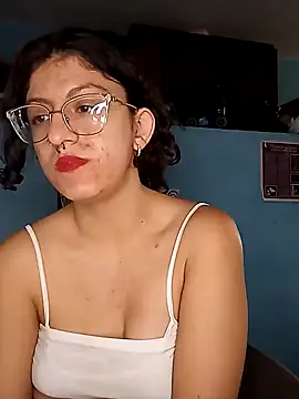 Snapshot of LoveElectra chatting on January 20, 2025, 2:36 pm LoveElectra online show from January 20, 2025, 2:36 pm