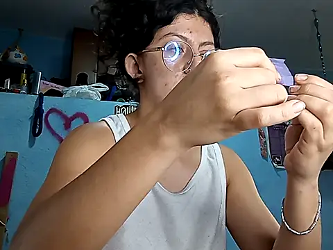 Snapshot of LoveElectra chatting on October 2, 2025, 3:08 pm LoveElectra online show from October 2, 2025, 3:08 pm