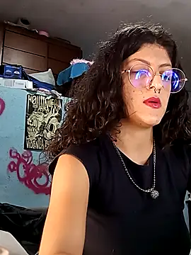 Snapshot of LoveElectra chatting on November 9, 2025, 9:35 pm LoveElectra online show from November 9, 2025, 9:35 pm