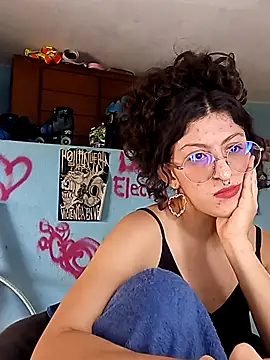 Snapshot of LoveElectra chatting on January 9, 2026, 5:59 pm LoveElectra online show from January 9, 2026, 5:59 pm