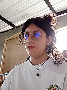 LoveElectra online show from May 26, 2026, 3:41 pm