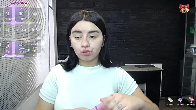 SaraBraun  online show from December 21, 2024, 1:53 pm