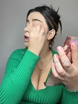 SaraBraun  online show from April 11, 2026, 5:06 pm