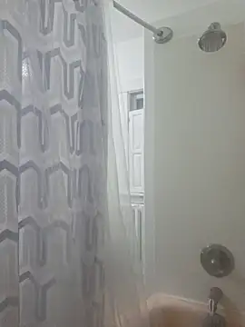 LuckiXCX online show from December 14, 2025, 3:34 am