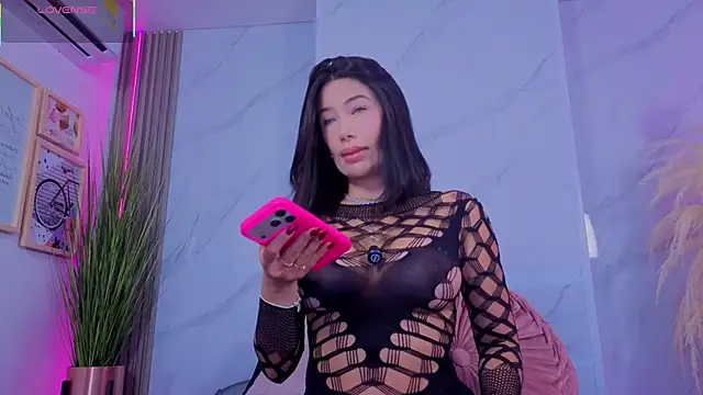 Chlooee   online show from December 19, 2025, 1:34 am