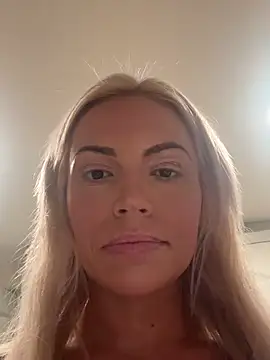 sophiamariexoxo240 online show from June 8, 2026, 12:25 am