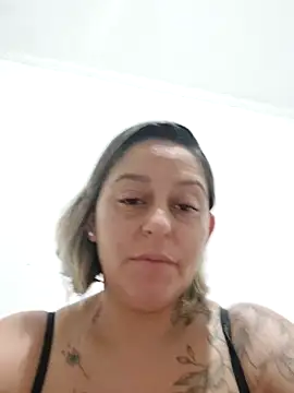 Snapshot of baixinhaloira chatting on December 30, 2024, 3:14 am baixinhaloira online show from December 30, 2024, 3:14 am