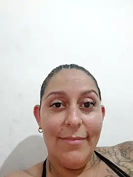 Snapshot of baixinhaloira chatting on February 25, 2025, 1:41 am baixinhaloira online show from February 25, 2025, 1:41 am