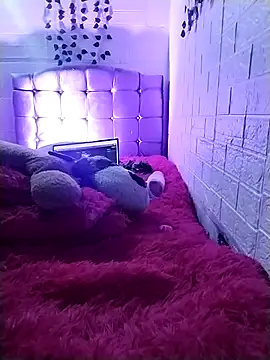 Yaz Moon online show from December 3, 2025, 1:35 am