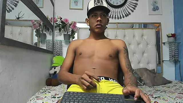 mr stiven  online show from January 10, 2025, 4:33 am