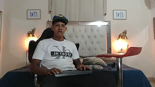 mr stiven  online show from September 10, 2025, 2:22 am