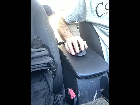 Twowellshapedheads online show from November 11, 2025, 6:19 pm